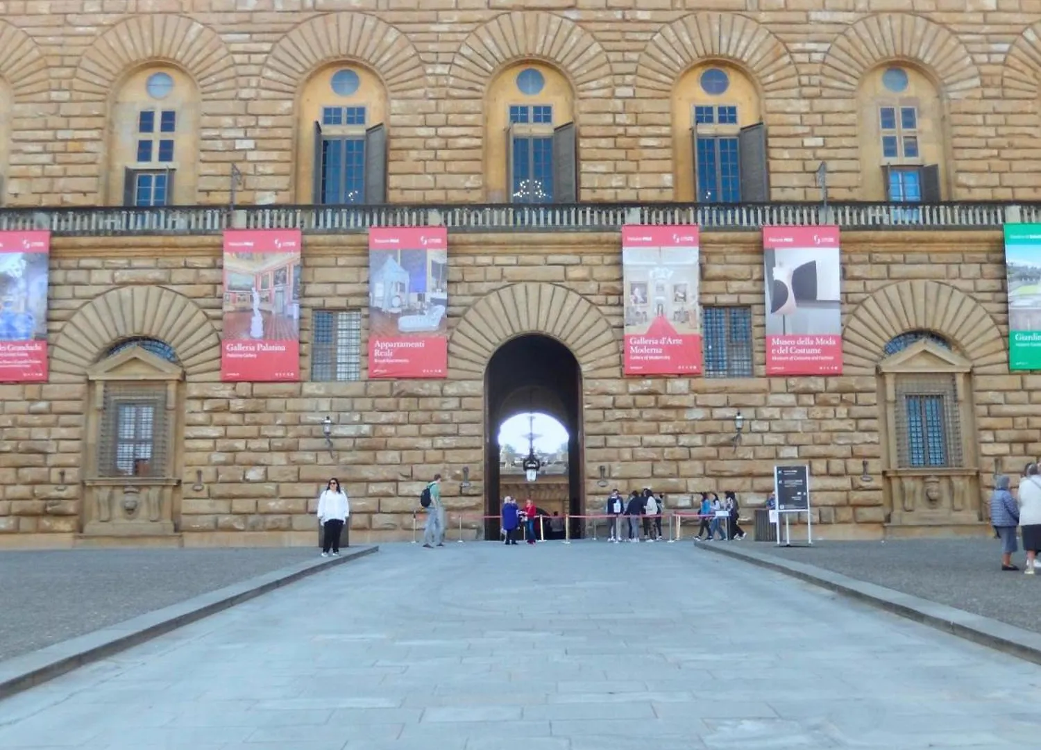 Great Location Just Infront Of Pitti Palace Florence Apartment