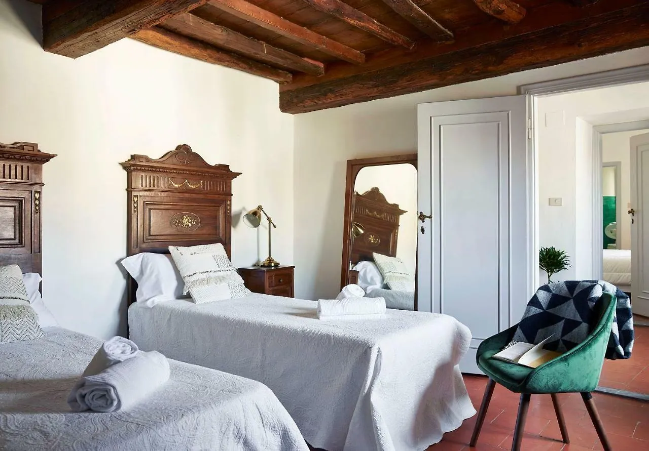 Great Location Just Infront Of Pitti Palace Florence