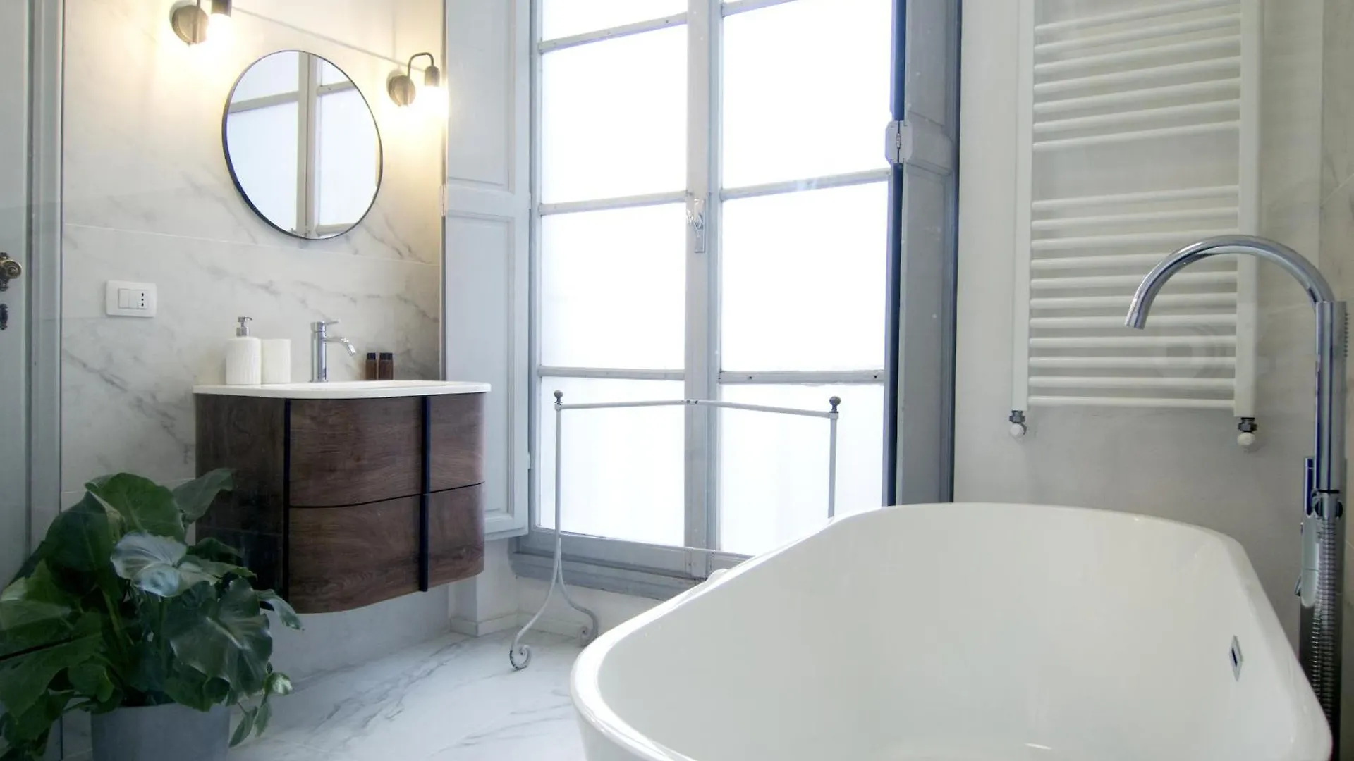 Great Location Just Infront Of Pitti Palace Florence